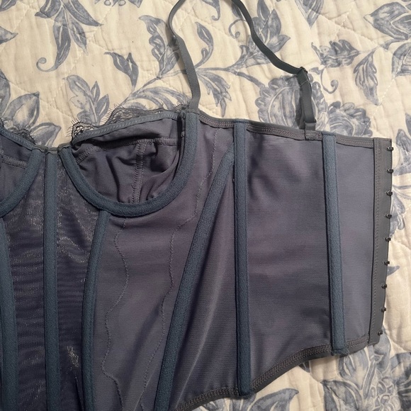 Urban outfitters Modern love corset - Picture 5 of 6